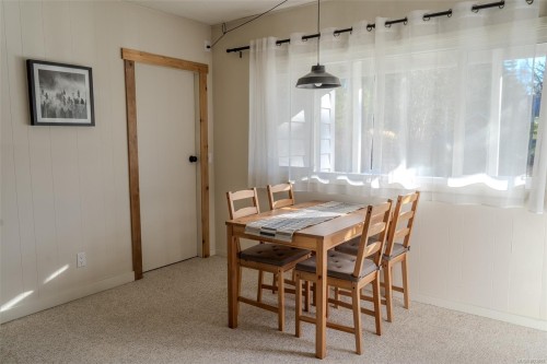 274 Park Dr, Salt Spring, BC - Indoor Photo Showing Dining Room