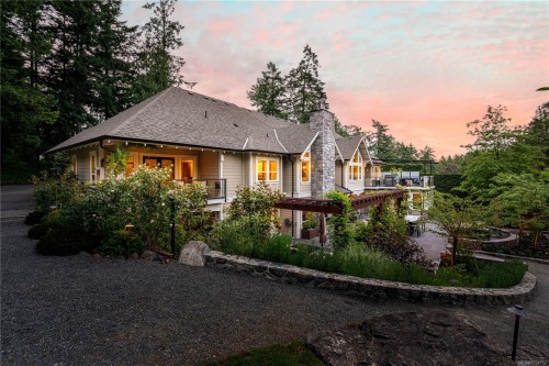 441 Glendower Rd, Saanich, BC 