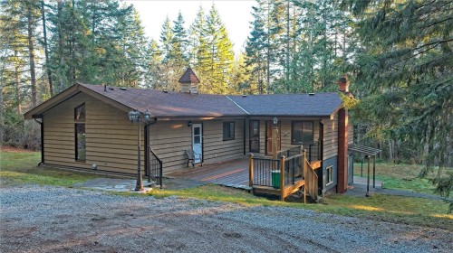 121 Thomas Rd, Salt Spring, BC 