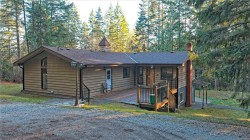 121 Thomas Rd  Salt Spring, BC V8K 1R2