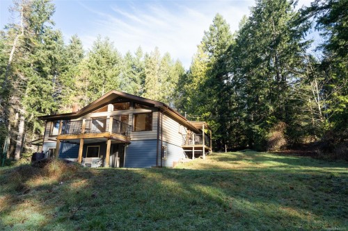 121 Thomas Rd, Salt Spring, BC 