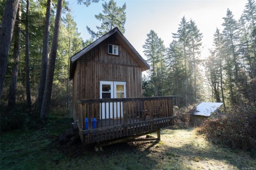 121 Thomas Rd, Salt Spring, BC 