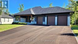 15 BYERS STREET  Springwater, ON L9X 2A3