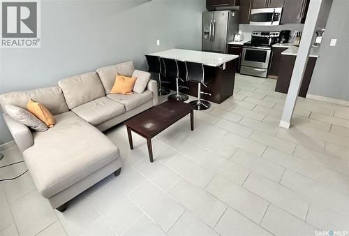 2060 Lorne Street, Regina, SK - Indoor Photo Showing Kitchen With Stainless Steel Kitchen