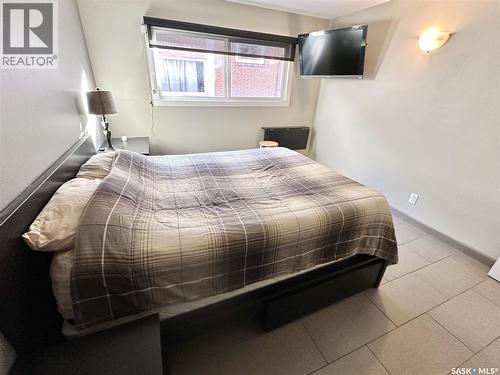 2060 Lorne Street, Regina, SK - Indoor Photo Showing Bedroom