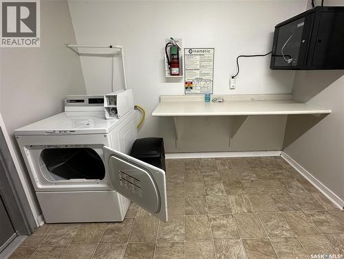 2060 Lorne Street, Regina, SK - Indoor Photo Showing Laundry Room