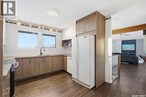 3020 14Th Street E, Saskatoon, SK - Indoor Photo Showing Kitchen