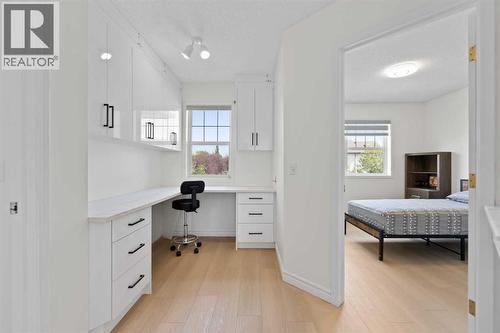 7 Country Hills Park Nw, Calgary, AB - Indoor