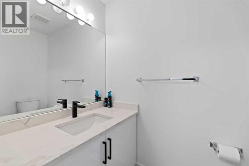 Bathroom - 7 Country Hills Park Nw, Calgary, AB - Indoor Photo Showing Bathroom