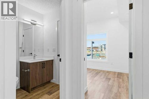 102, 156 Park Street, Cochrane, AB - Indoor