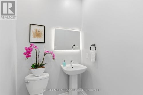 238 Crombie Street, Clarington, ON - Indoor Photo Showing Bathroom