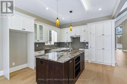 160 Sumcot Drive, Trent Lakes, ON - Indoor Photo Showing Kitchen With Upgraded Kitchen