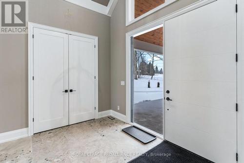 160 Sumcot Drive, Trent Lakes, ON - Indoor Photo Showing Other Room