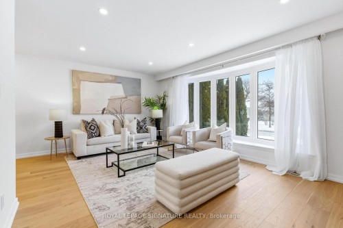1271 Canford Crescent, Mississauga, ON - Indoor Photo Showing Living Room