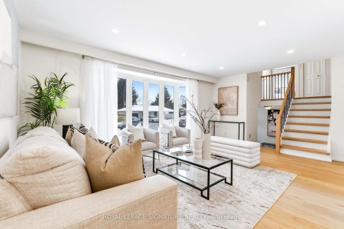 1271 Canford Crescent, Mississauga, ON - Indoor Photo Showing Living Room
