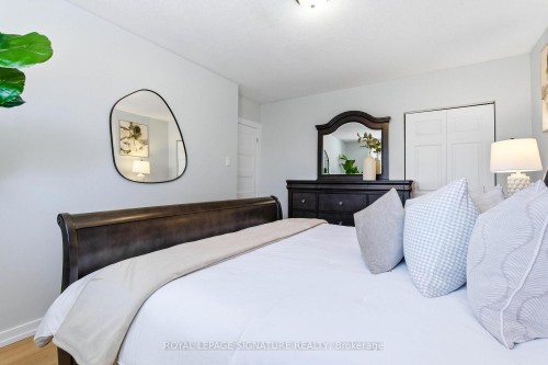 1271 Canford Crescent, Mississauga, ON - Indoor Photo Showing Bedroom