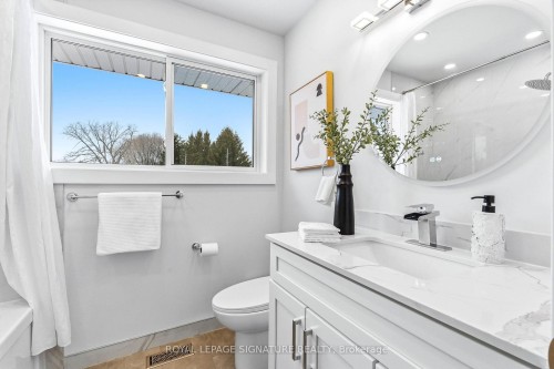 1271 Canford Crescent, Mississauga, ON - Indoor Photo Showing Bathroom
