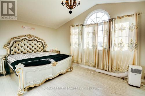 21 Faith Boulevard, St. Thomas, ON - Indoor Photo Showing Bedroom