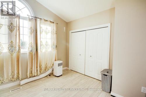 21 Faith Boulevard, St. Thomas, ON - Indoor