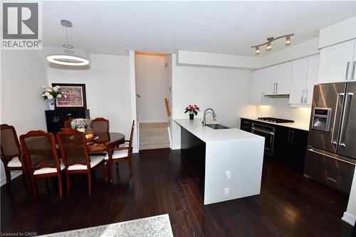 4080 Parkside Village Drive Unit# 3, Mississauga, ON - Indoor Photo Showing Kitchen With Upgraded Kitchen