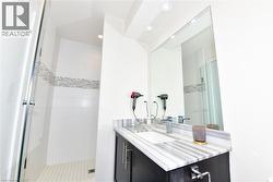 Ensuite Bathroom - 