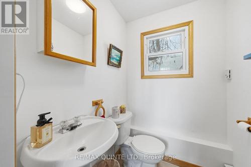 94 Maple Street, Trent Hills (Campbellford), ON - Indoor Photo Showing Bathroom