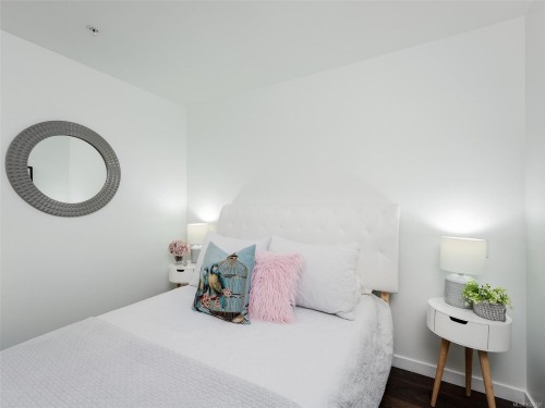 305-517 Fisgard St, Victoria, BC - Indoor Photo Showing Bedroom