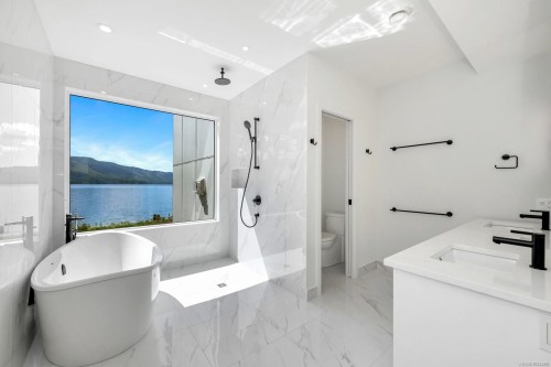 8394 Sa-Seen-Os Rd, Youbou, BC 