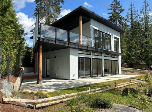 8394 Sa-Seen-Os Rd, Youbou, BC 