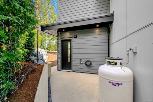 8394 Sa-Seen-Os Rd, Youbou, BC 