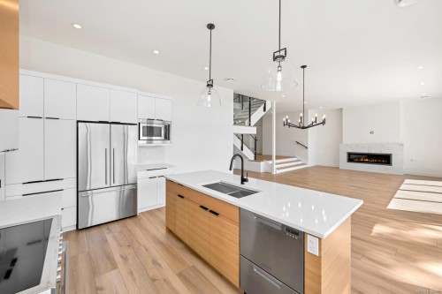 8394 Sa-Seen-Os Rd, Youbou, BC 