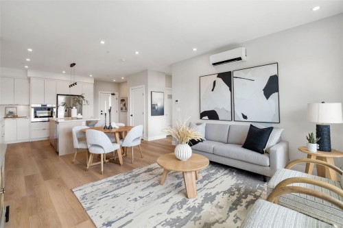 111-1810 Selenite Pl, Langford, BC - Indoor Photo Showing Living Room