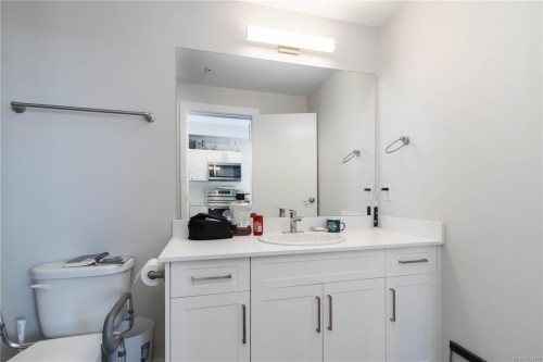 602-868 Orono Ave, Langford, BC - Indoor Photo Showing Bathroom