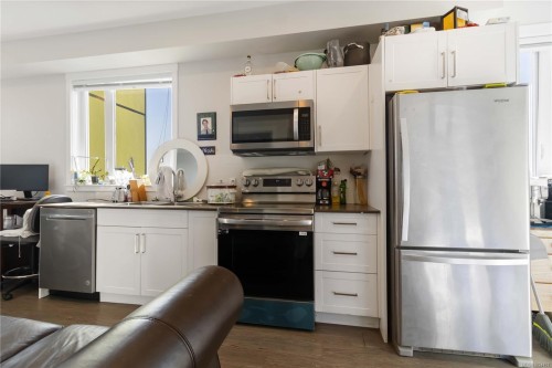 602-868 Orono Ave, Langford, BC - Indoor Photo Showing Kitchen With Stainless Steel Kitchen