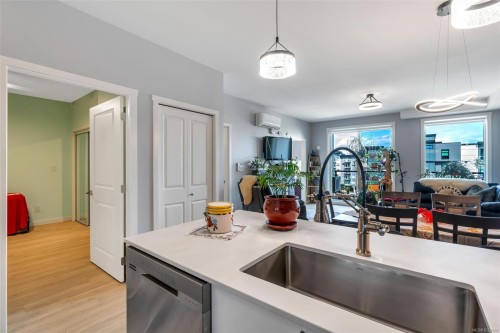 506-810 Orono Ave, Langford, BC - Indoor Photo Showing Kitchen