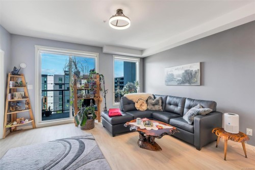 506-810 Orono Ave, Langford, BC - Indoor Photo Showing Living Room