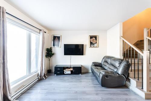 Salon - 1414 Rue Du Souvenir, Saint-Eustache, QC - Indoor Photo Showing Living Room