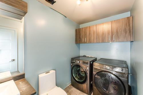 Salle d'eau - 1414 Rue Du Souvenir, Saint-Eustache, QC - Indoor Photo Showing Laundry Room