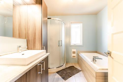 Salle de bains - 1414 Rue Du Souvenir, Saint-Eustache, QC - Indoor Photo Showing Bathroom
