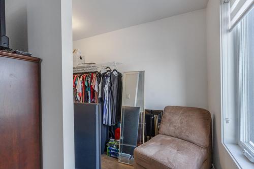 Walk-in closet - 1020 Rg St-François, Terrebonne (Terrebonne), QC 