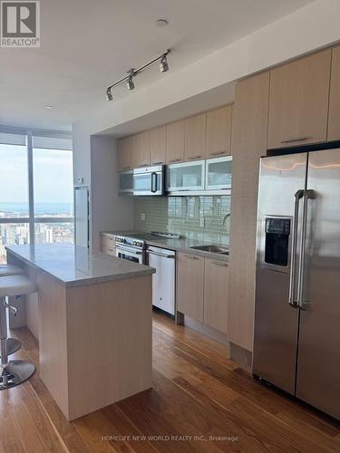 7505 - 388 Yonge Street, Toronto, ON - Indoor Photo Showing Kitchen
