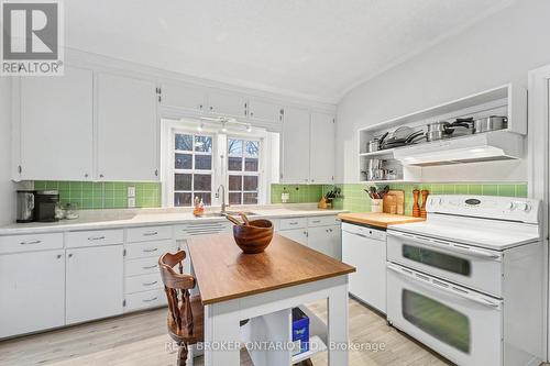 664 Olde Victoria Street, Kincardine, ON - Indoor Photo Showing Kitchen