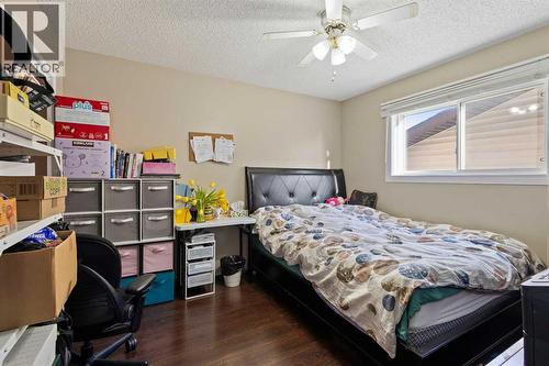24 Bedford Road Ne, Calgary, AB - Indoor Photo Showing Bedroom