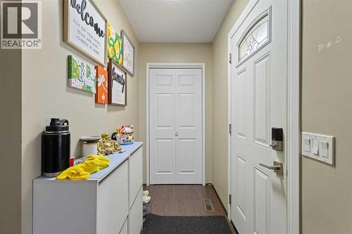 24 Bedford Road Ne, Calgary, AB - Indoor Photo Showing Other Room