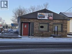 5124 49 Avenue S  Innisfail, AB T4G 1R1