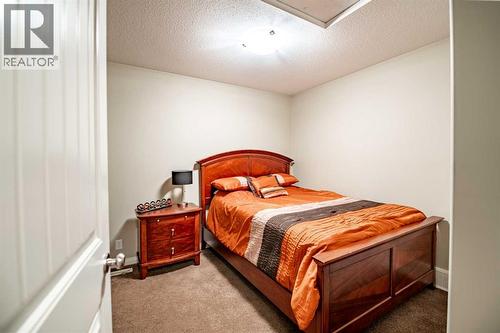 261 Jenner Crescent, Red Deer, AB - Indoor Photo Showing Bedroom