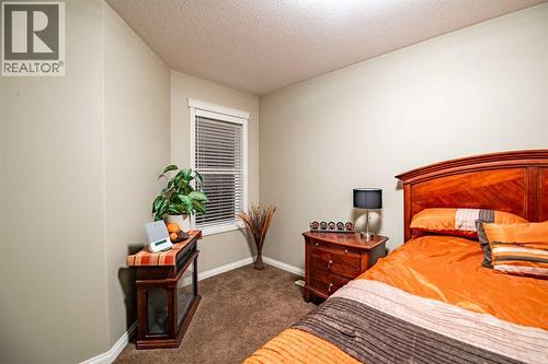 261 Jenner Crescent, Red Deer, AB - Indoor Photo Showing Bedroom