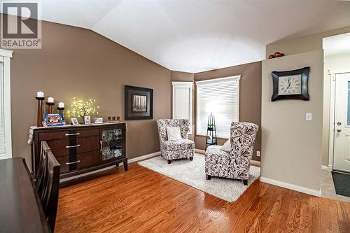 261 Jenner Crescent, Red Deer, AB - Indoor Photo Showing Living Room