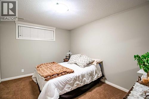 261 Jenner Crescent, Red Deer, AB - Indoor Photo Showing Bedroom
