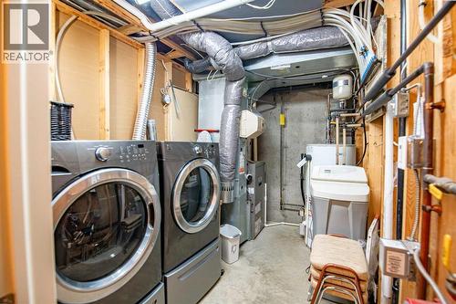 261 Jenner Crescent, Red Deer, AB - Indoor Photo Showing Laundry Room